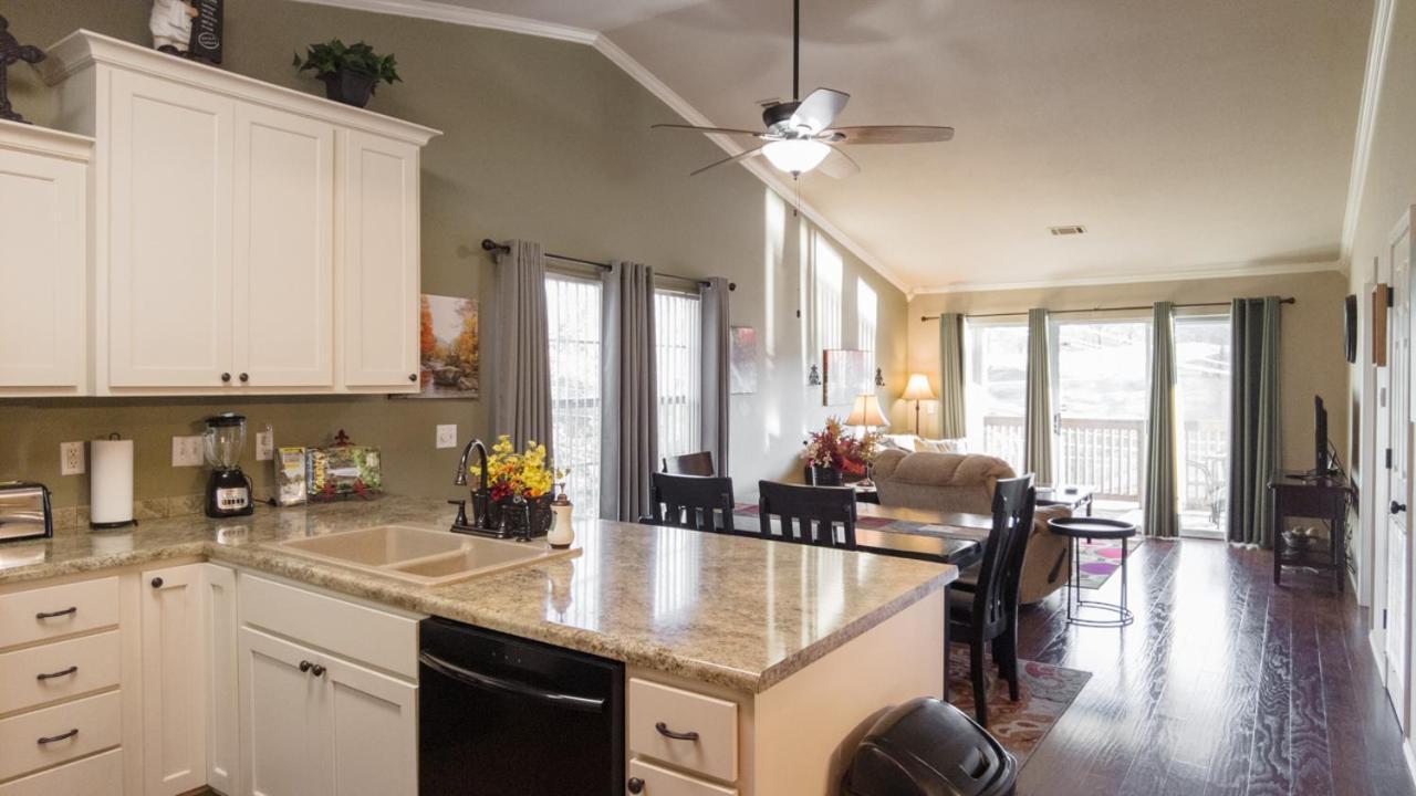 2Br Walk-In - Central Location - Free Tickets Included - Fc41-17 Branson Exterior foto
