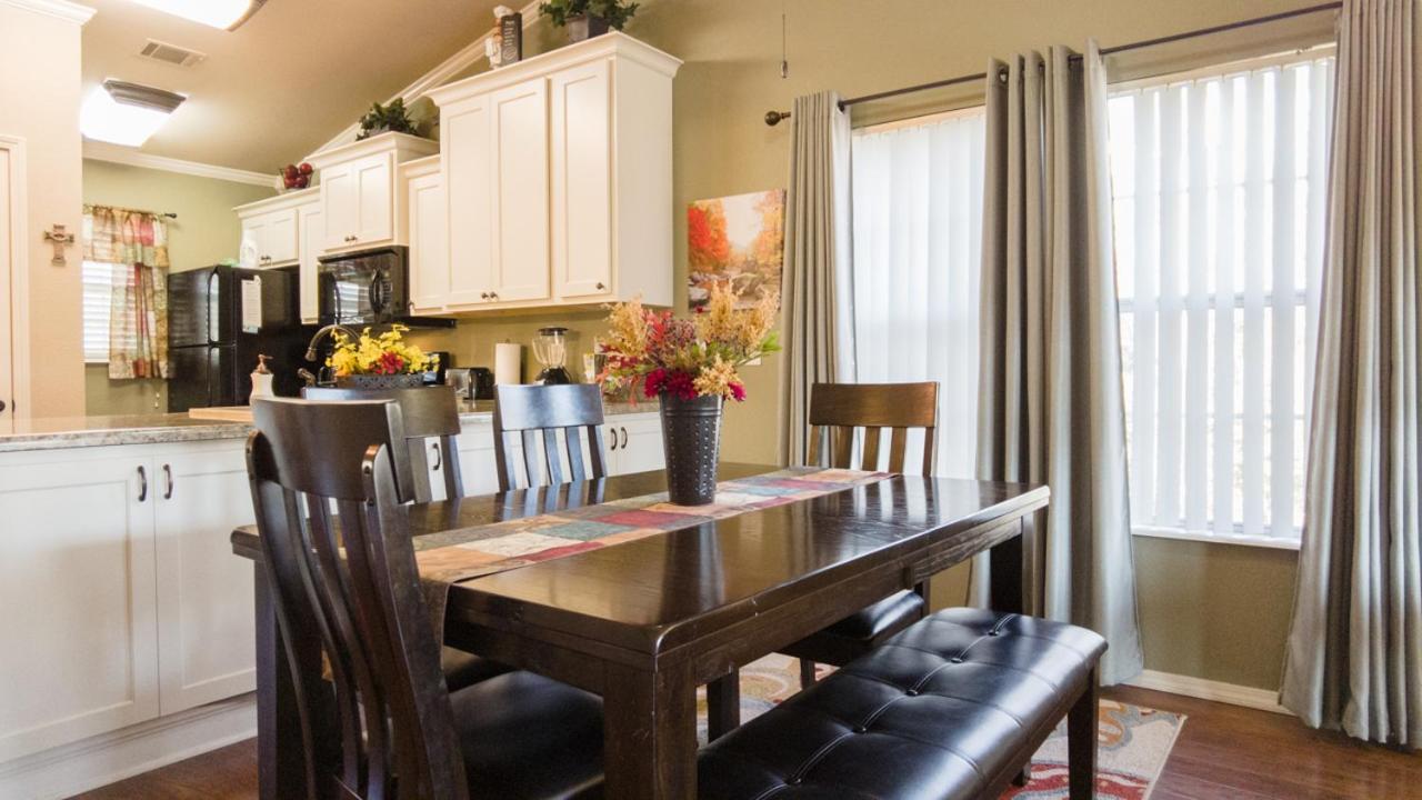 2Br Walk-In - Central Location - Free Tickets Included - Fc41-17 Branson Exterior foto