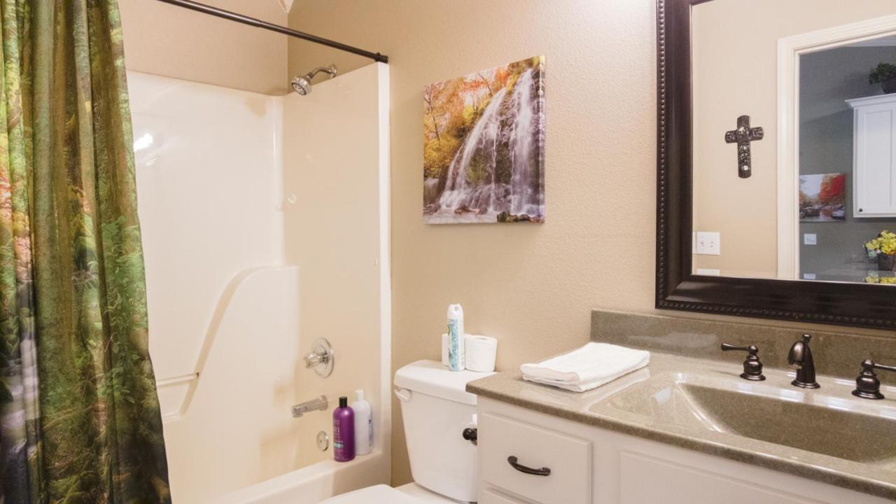 2Br Walk-In - Central Location - Free Tickets Included - Fc41-17 Branson Exterior foto